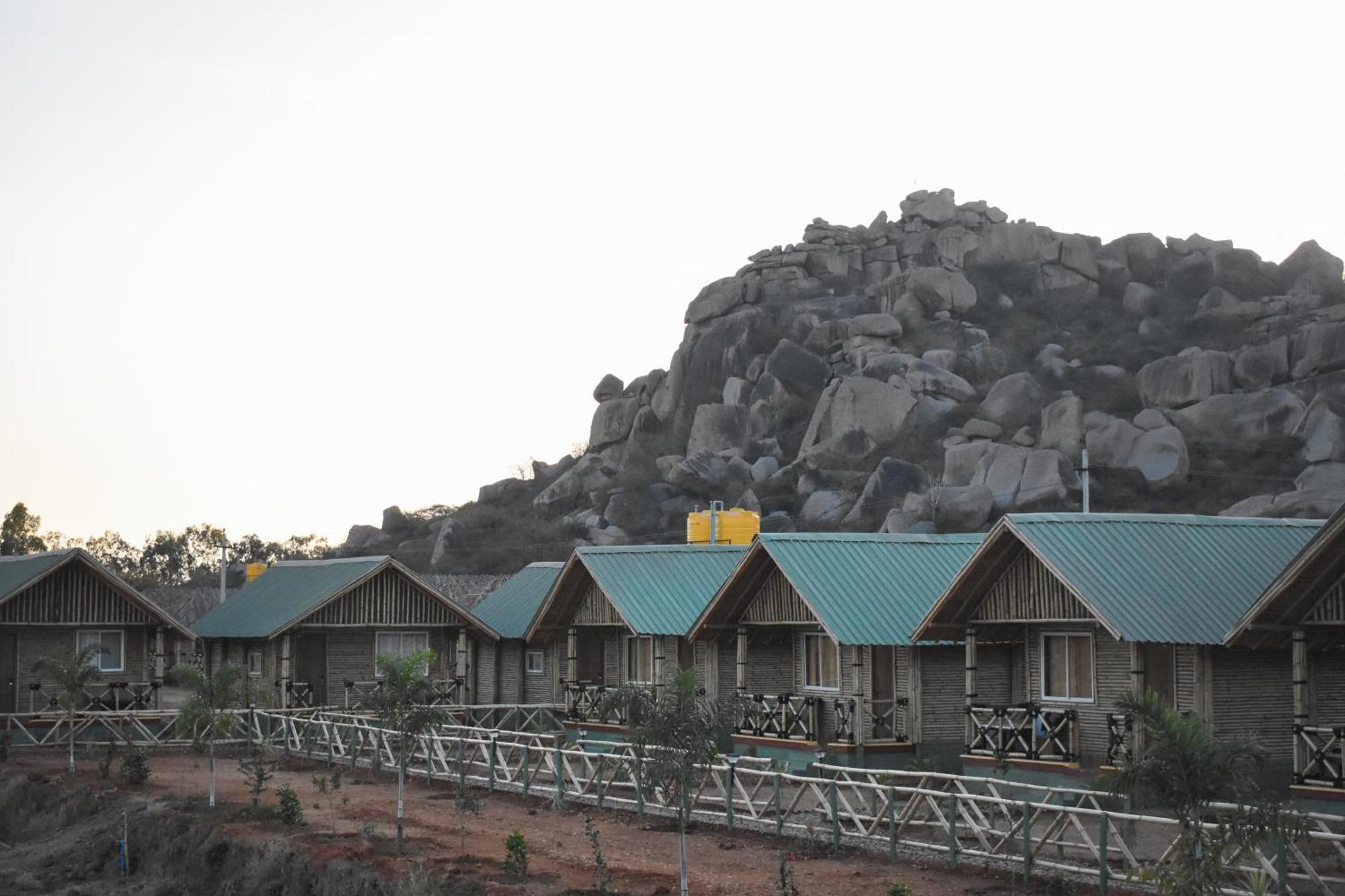 Mowgli'S Cafe Hampi & Guest House 외부 사진