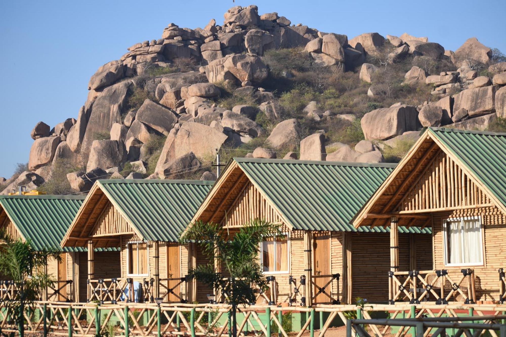 Mowgli'S Cafe Hampi & Guest House 외부 사진