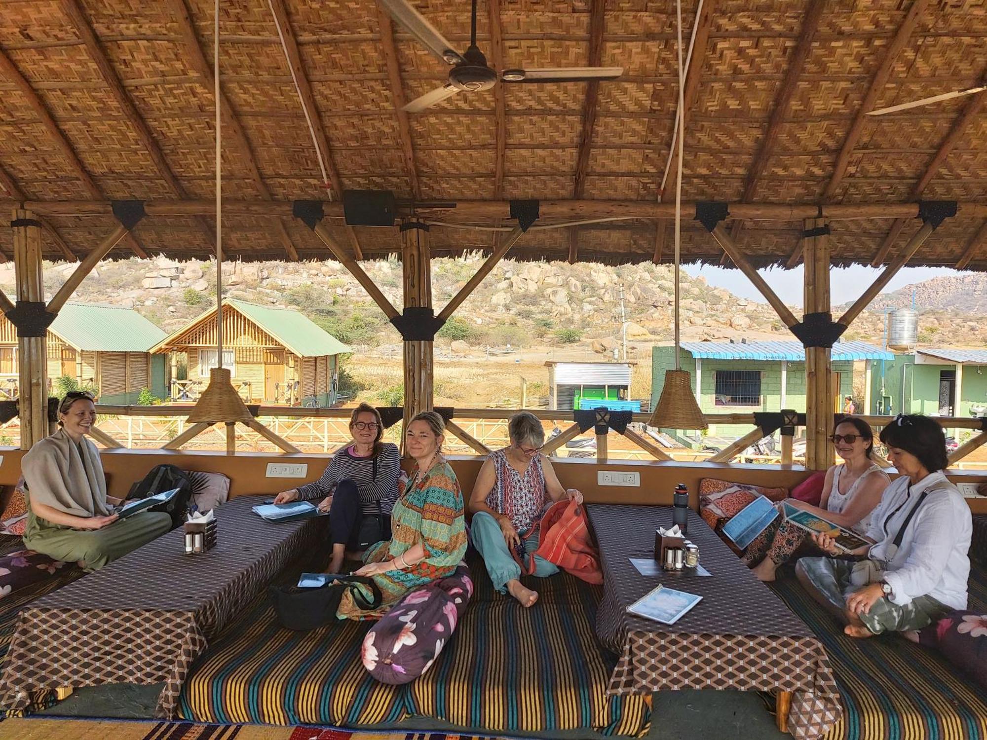 Mowgli'S Cafe Hampi & Guest House 외부 사진