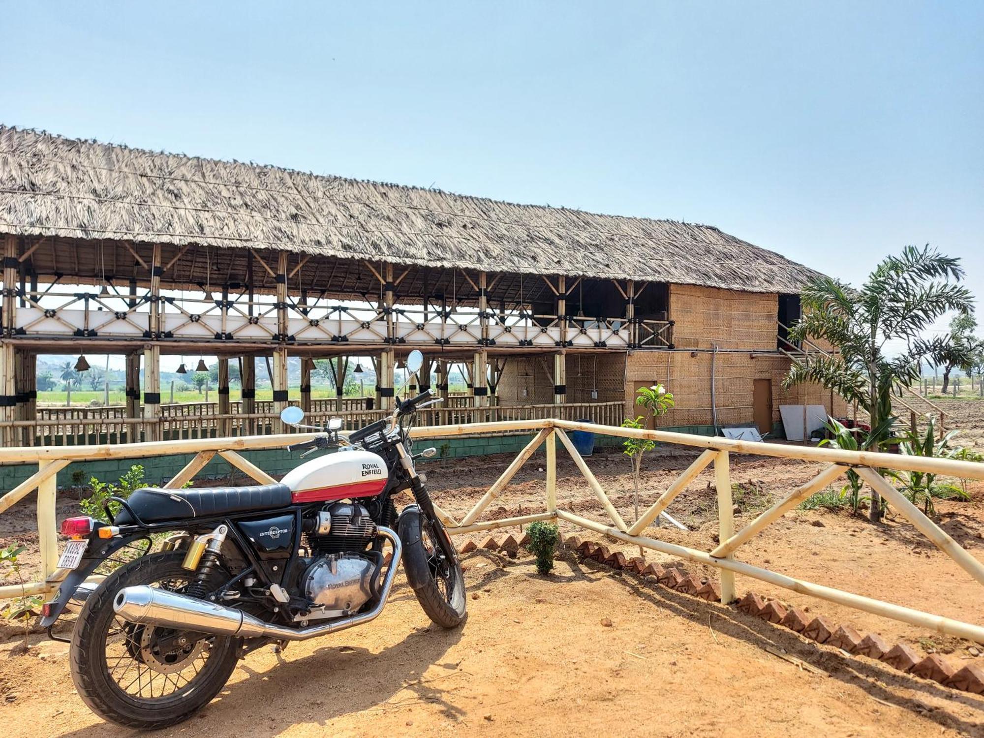 Mowgli'S Cafe Hampi & Guest House 외부 사진