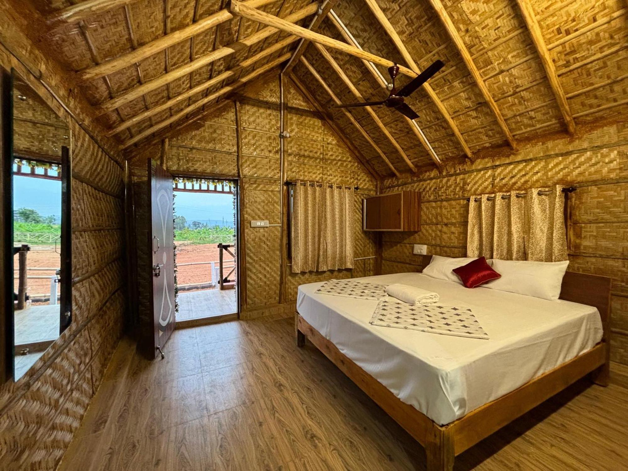 Mowgli'S Cafe Hampi & Guest House 외부 사진