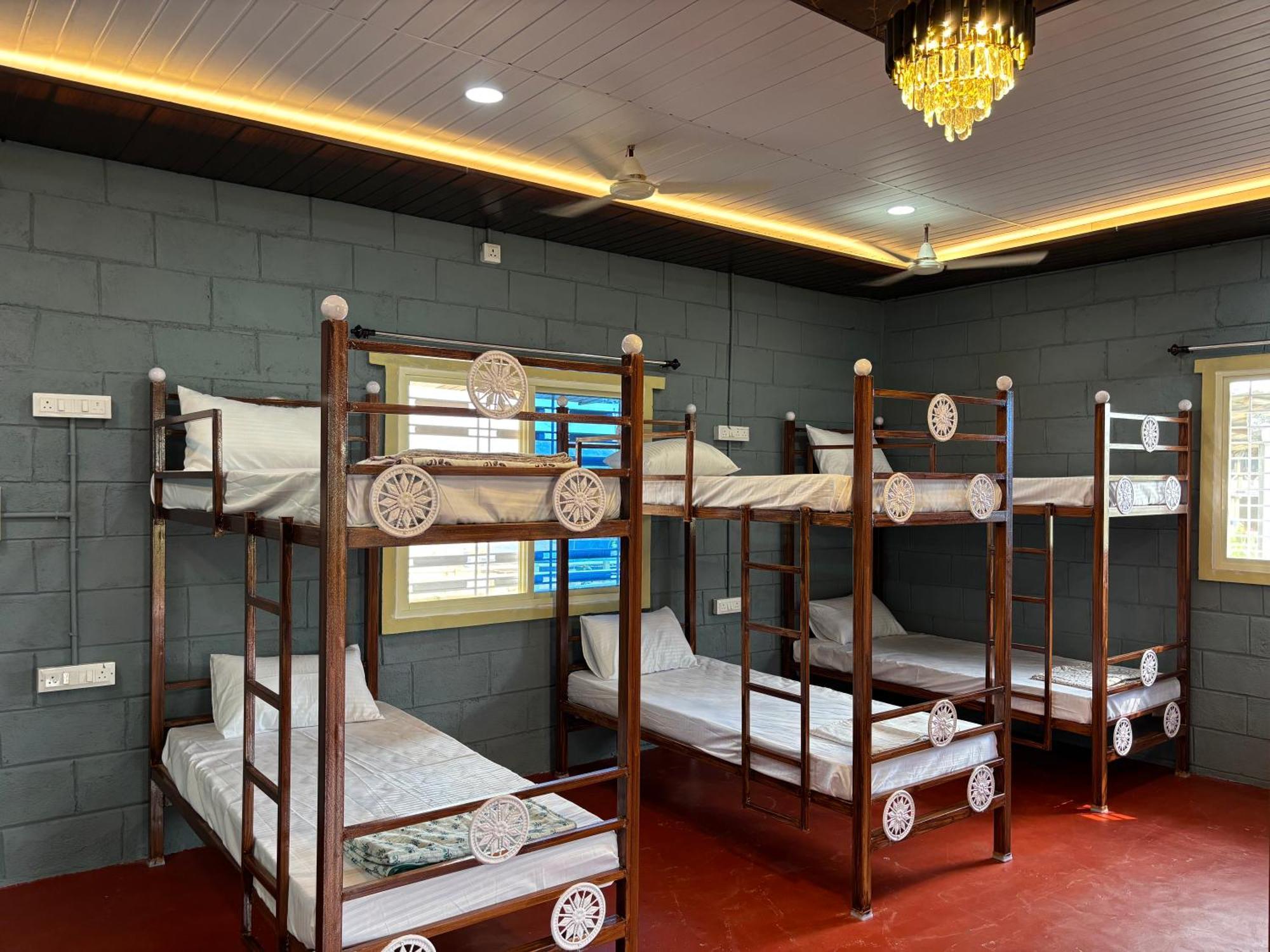 Mowgli'S Cafe Hampi & Guest House 외부 사진