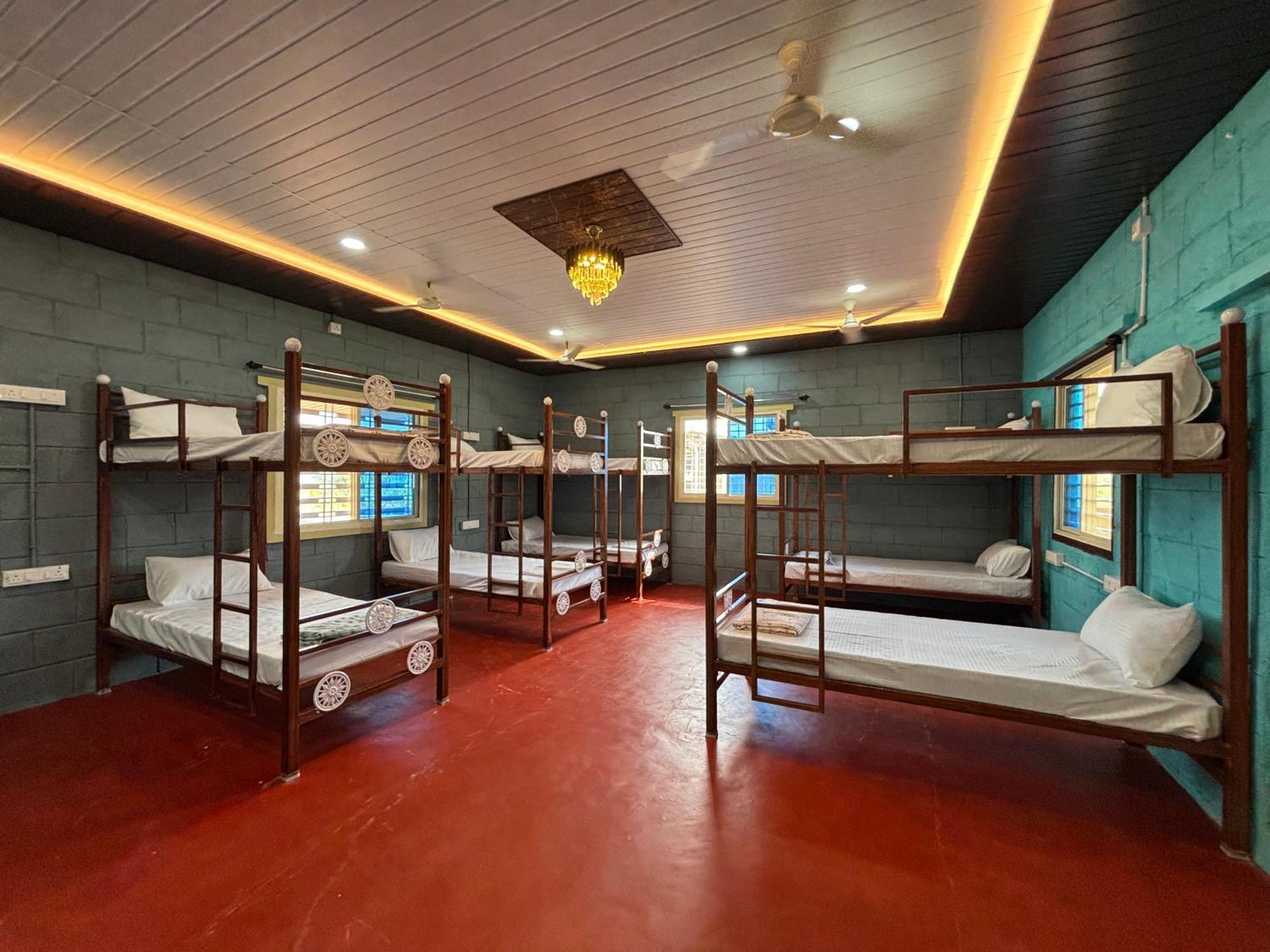 Mowgli'S Cafe Hampi & Guest House 외부 사진