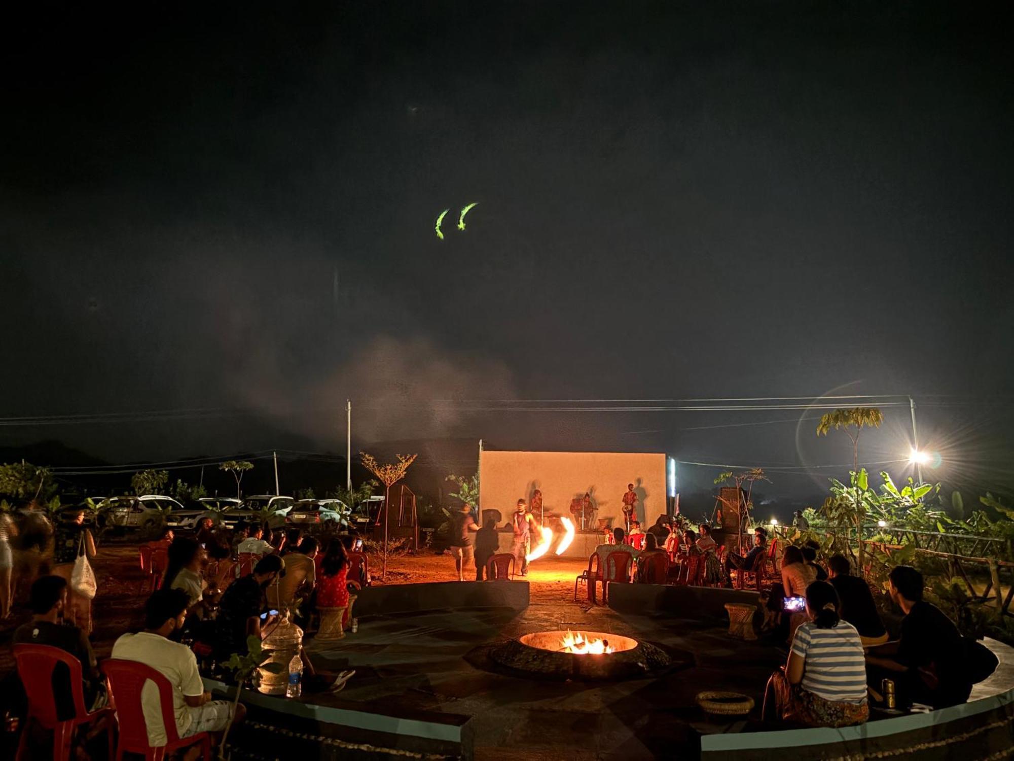 Mowgli'S Cafe Hampi & Guest House 외부 사진