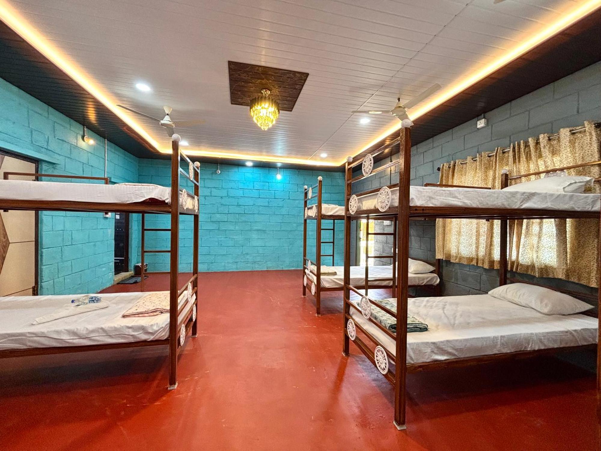 Mowgli'S Cafe Hampi & Guest House 외부 사진