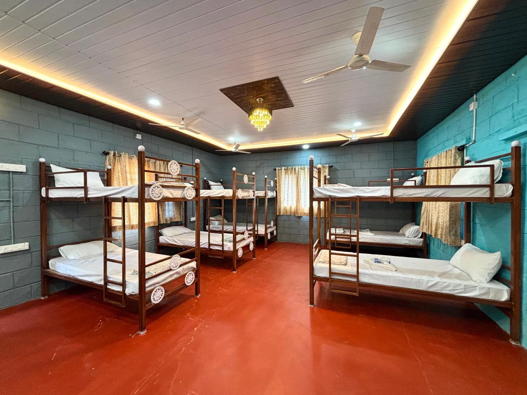 Mowgli'S Cafe Hampi & Guest House 외부 사진