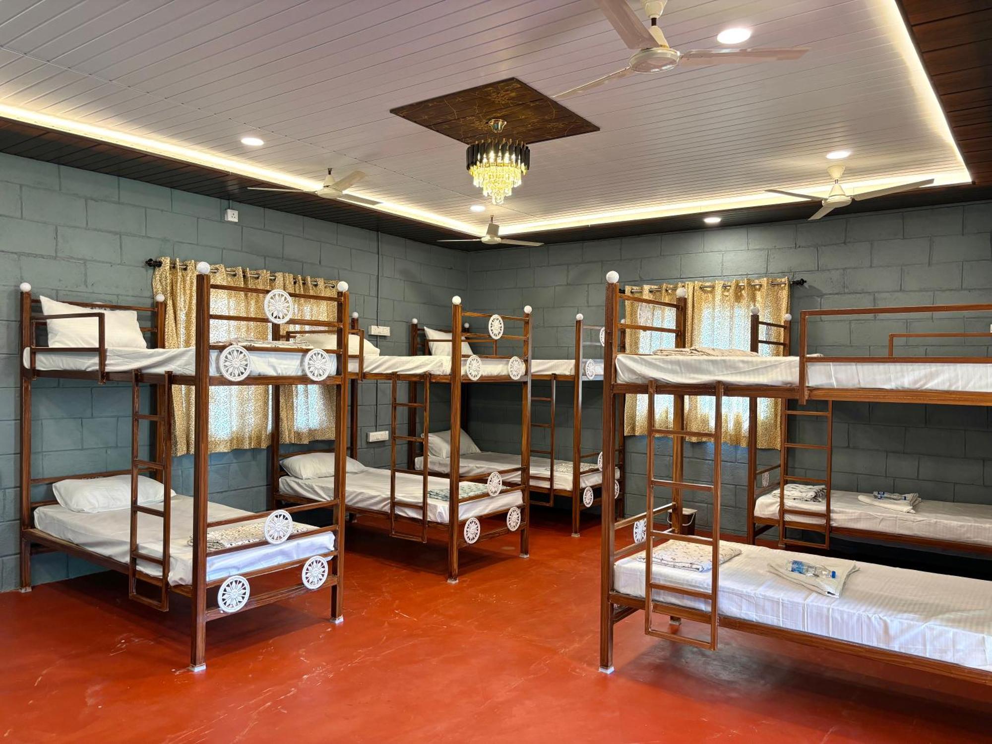 Mowgli'S Cafe Hampi & Guest House 외부 사진